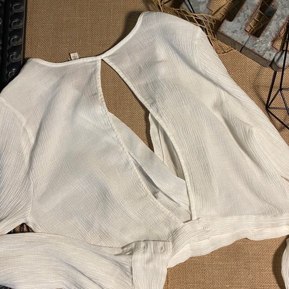 NWOT Silence + Noise White Crop Top Size L - Picture 3 of 3